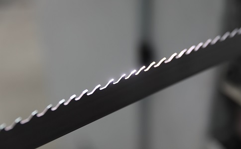 可克达拉双金属带锯条产生切削噪音的原因具体有哪些？